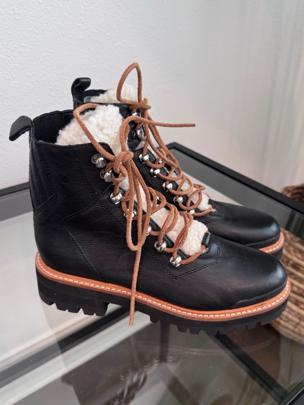 MARC FISHER Women’s Izzie Leather Shearling Black Lug Sole Boot 7 NWOB